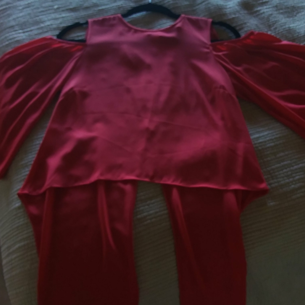 Bcbgmaxazria Skipper Cold Shoulder Split Hem Top - image 3